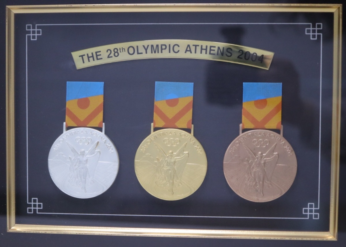 그리스 2004년 아테네 올림픽 기념 금메달 / 은메달 / 동메달 3종 세트 (액자 포함)