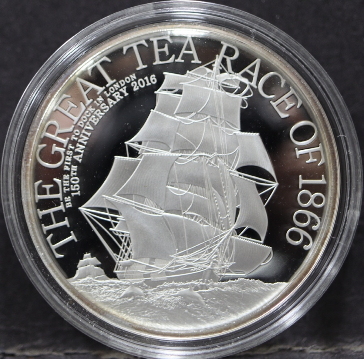 쿡섬 2016년 영국 배 - 1866년 Great tea race에 참가한 범선 Fire Cross 은화